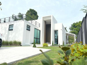 168 Garden Pool Villa